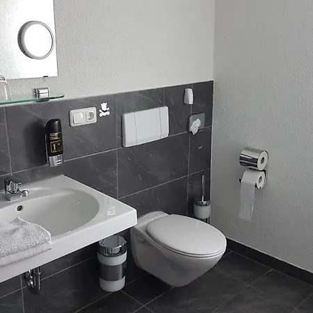 Alte Schmiede 3*